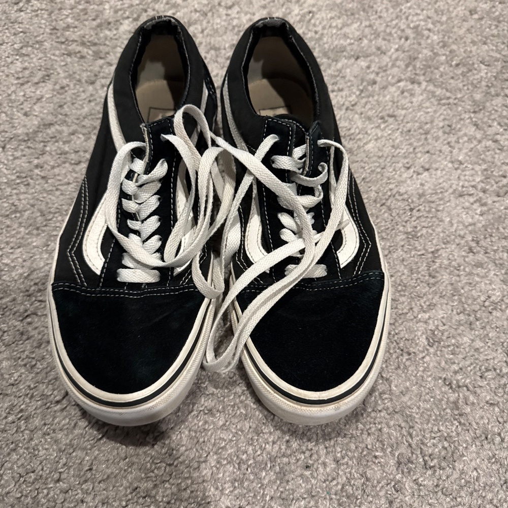 Shoes - Picture 2 of 4